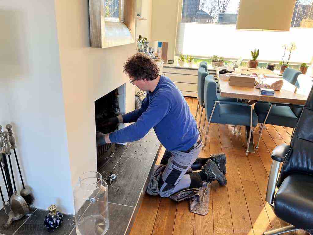 Schouwveger Schoonhoven kleed schoorsteenreiniger Schouwveger Schoonhoven kleed schoorsteenreiniger